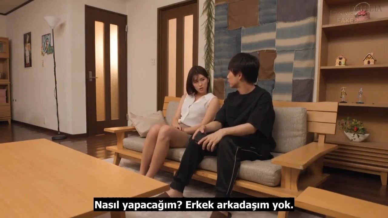 Genç Üvey Oğlunun Dertlerine Ortak Olan Üvey Anne